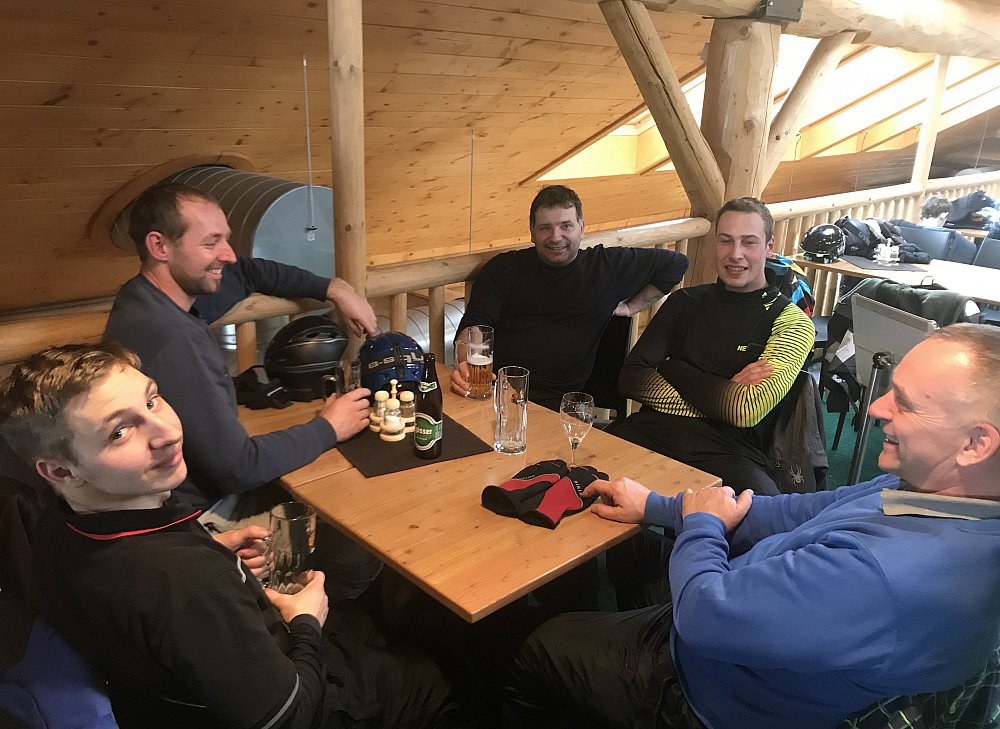 Gruppenbild auf der Piste