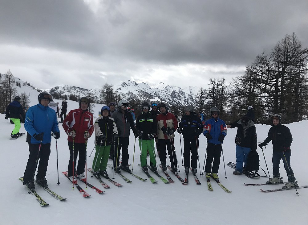 Gruppenbild auf der Piste