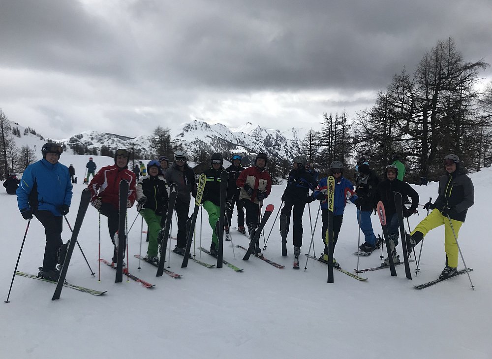 Gruppenbild auf der Piste